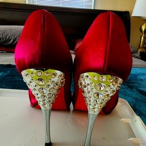 Paris Hilton evening shoe, 8, magenta